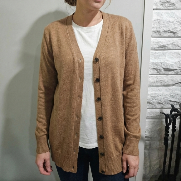 J.Crew Wool w/ Cashmere Button Down Camel Cardigan Size Medium - Picture 2 of 8